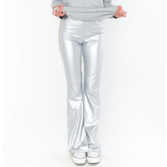 NWT Show Me Your MuMu Nashville Pull on Flares Silver Pants. - Picture 4 of 6